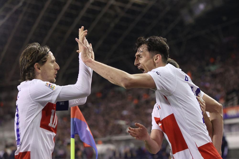 仅在球场上 仅在球场上